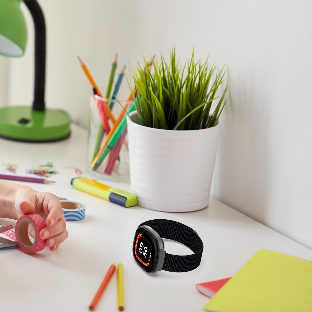 Nylonurrem Fitbit Ace LTE Sort